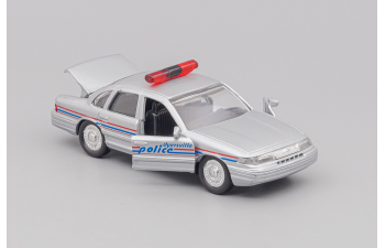 FORD Crown Victoria Dyersville Police, silver