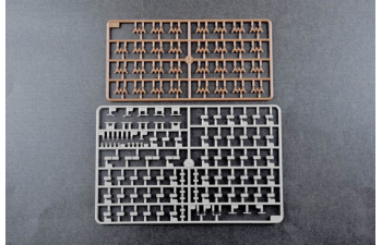 Сборная модель Танк Т-72Б/Б1 с реактивной бронёй контакт-1