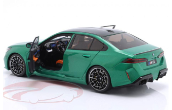 BMW M5 (G90) M (2025), Isle of Man green metallic