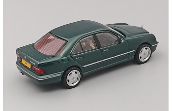 MERCEDES-BENZ E55 AMG (W210), green