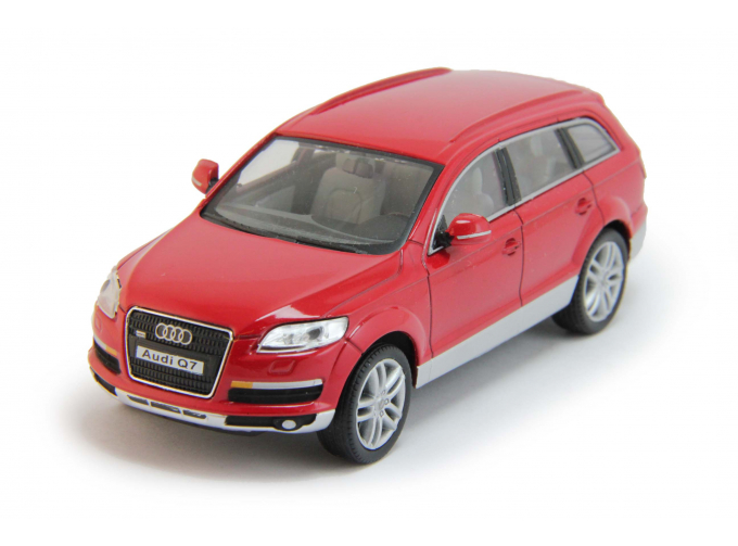 AUDI Q7, red