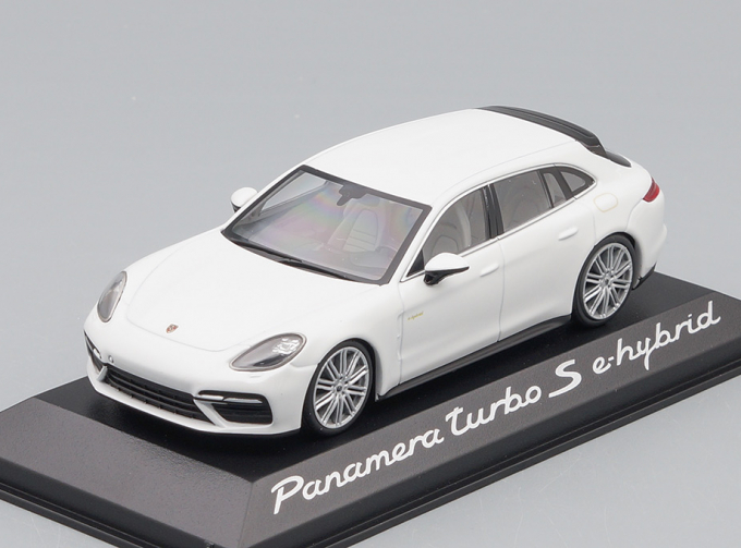 PORSCHE Panamera Turbo S E-Hybrid Sport Turismo, white