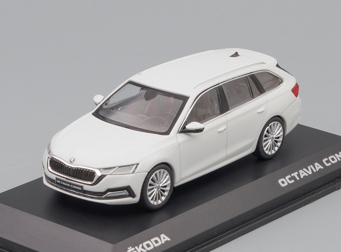 SKODA Octavia A8 combi Moon white