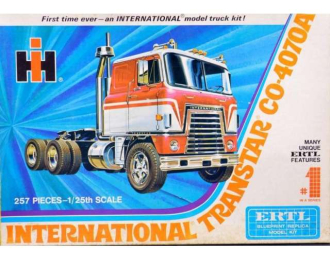 Сборная модель International Transtar CO-4070A Semi Tractor, plastic modelkit