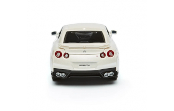 NISSAN GT-R, white