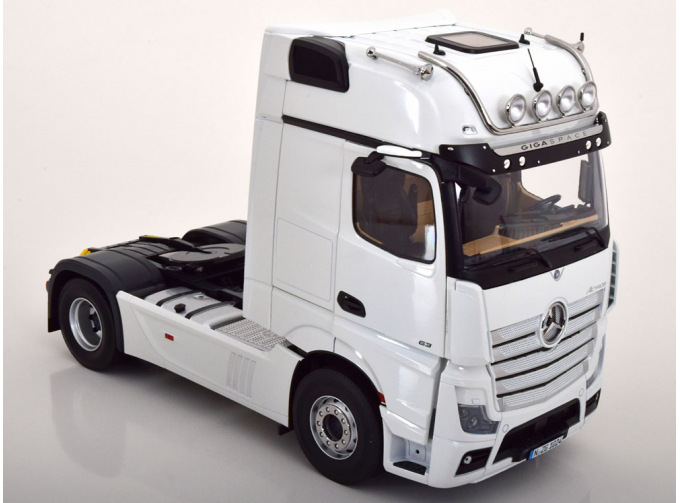 MERCEDES-BENZ Actros Actros 2 1863 Gigaspace 4x2 Mirrorcam Tractor Truck 2-assi with illumination (2018), white