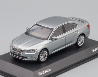 SKODA Superb 3 šedá