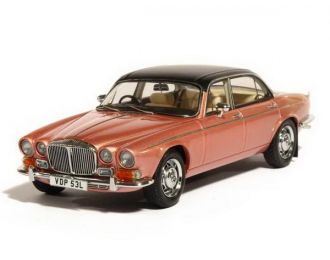 DAIMLER Double Six Vanden Plas Series I 1973 Pink/Black