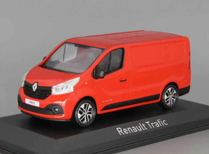 RENAULT Trafic (2014), red