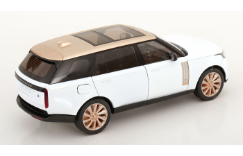 LAND ROVER Range Rover SV (2022), white copper-metallic