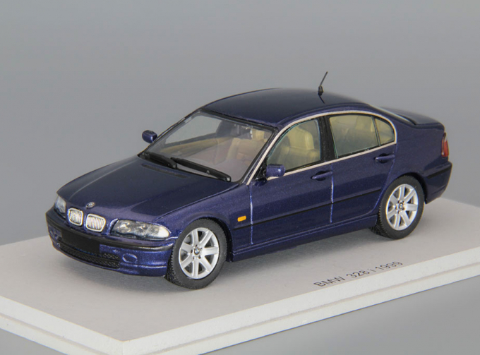 BMW 328i, metallic blue