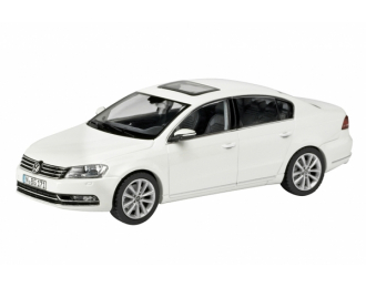 VOLKSWAGEN Passat Limousine B7 (2010), white