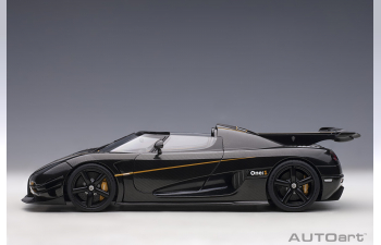 Koenigsegg One:1 2014 (clear carbon fiber/gold stripes)