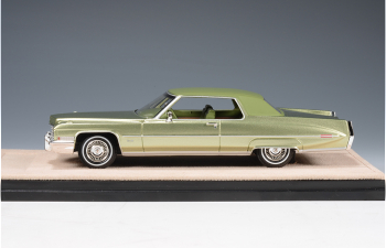 CADILLAC Coupe Deville (1971), Cypress Green Metallic