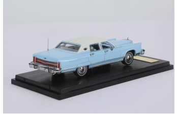 LINCOLN Continental Town Car (1979), wedgewood blue