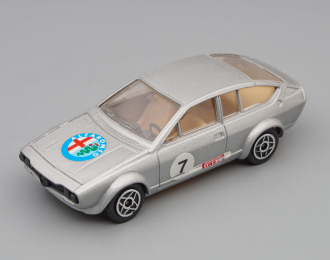 ALFA ROMEO Alfetta GTV, silver