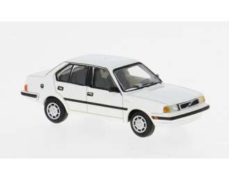 VOLVO 360 (1985), white