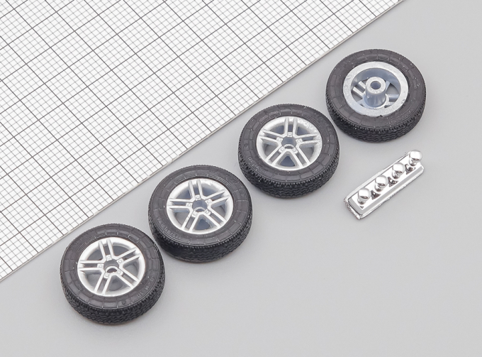 Диски окрашенные Montblank с хромированными колпачками и резиной ВЛИ-10