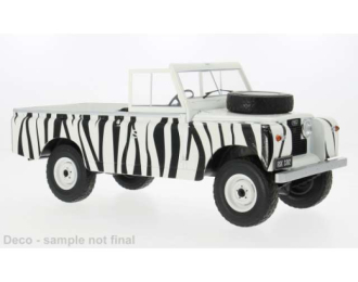 LAND ROVER Series II 109 (1959), white/black