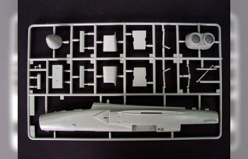 Сборная модель Китайский истребитель-бомбардировщик Xian JH-7 (FBC-1 Flying Leopard)