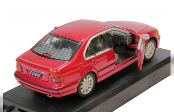 BMW 528i (E39), red