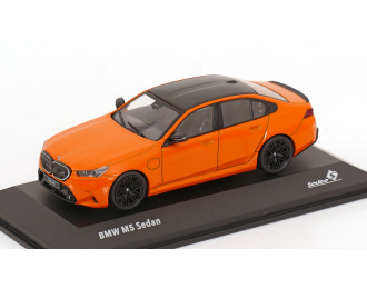 BMW M5 (G90) Saloon (2025), orange