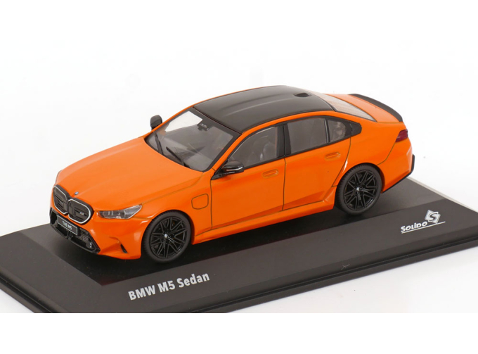 BMW M5 (G90) Saloon (2025), orange