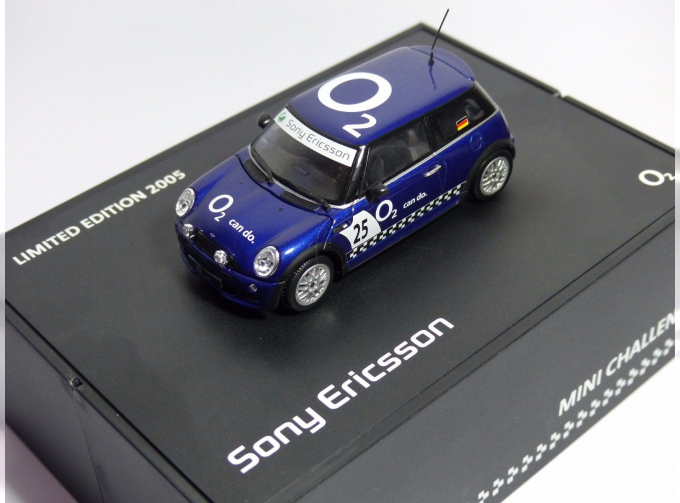 Mini Cooper One Aerodynamic Package Sony Ericsson O2 2001 синий