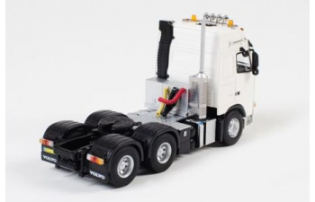 VOLVO FH2 Globetrotter 6x4, White Line 1:50, белый