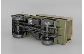 Минский-505 (1962) полноприводный грузовик с тентом, хаки