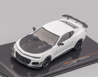 CHEVROLET Camaro ZL1 1LE (2019), white / black