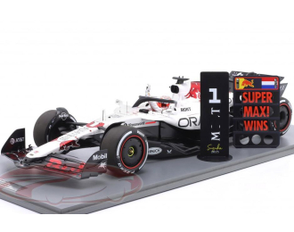 RED BULL RB21 #1 Pole Position & Winner Japanese GP (Suzuka) Formula 1 Max Verstappen (2025)