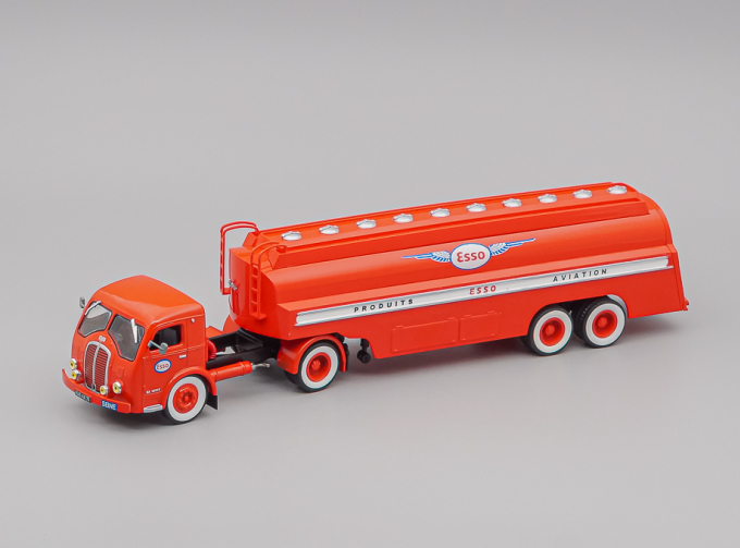 SOMUA Jl17 Truck Tanker Truck Esso Produits Aviation (1955), red