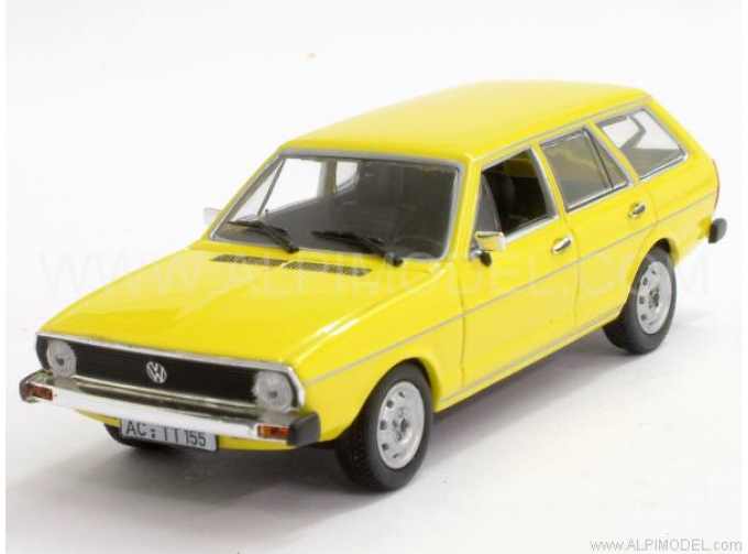 VOLKSWAGEN Passat Variant (1976), yellow