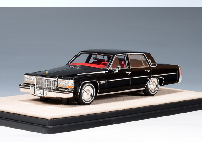 CADILLAC Sedan Deville (1983), Black