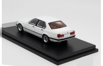 BMW 7 series E32 (1986), white