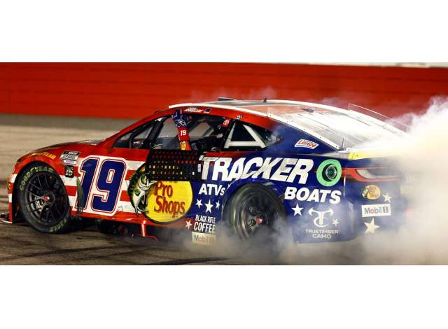 TOYOTA Camry XSE #19 Chase Briscoe *Bass Pro Shops*, red/white/blue 2025