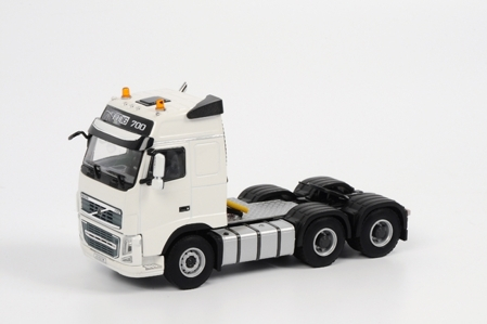 VOLVO FH3 Globetrotter 6x4, White Line 1:50, белый