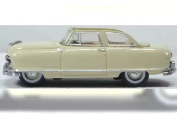 Nash RAMBLER Custom Landau Convertible (1950), beige