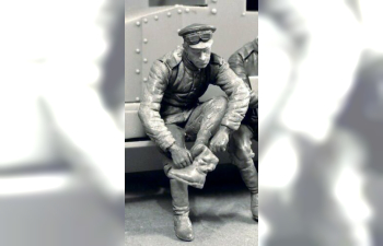 Сборная модель Фигуры Imperial Russian Automobile Machine Gun Platoon crewman wearing boots