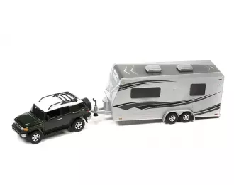 TOYOTA Fj Cruiser with trailer (2010), green/silver