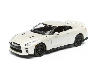 NISSAN GT-R, white