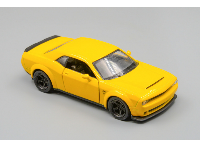 DODGE Challenger SRT Demon. yellow