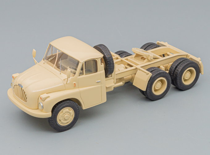 TATRA 138NTT седельный тягач 6x6, beige