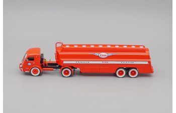 SOMUA Jl17 Truck Tanker Truck Esso Produits Aviation (1955), red