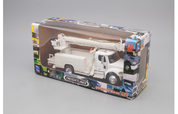 FREIGHTLINER Business Class M2, white