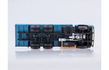 Камский грузовик 53212 бортовой, голубой