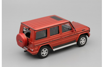 MERCEDES-BENZ G-Class G500, orange metallic