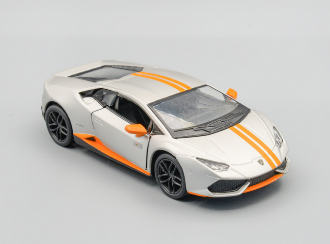 LAMBORGHINI Huracan LP 610-4 Avio, серебристый