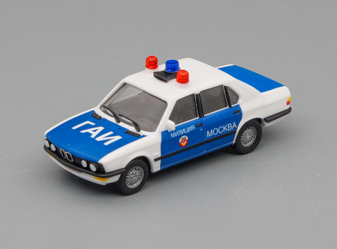 BMW 528i (E28) "Moscow Police", white / blue